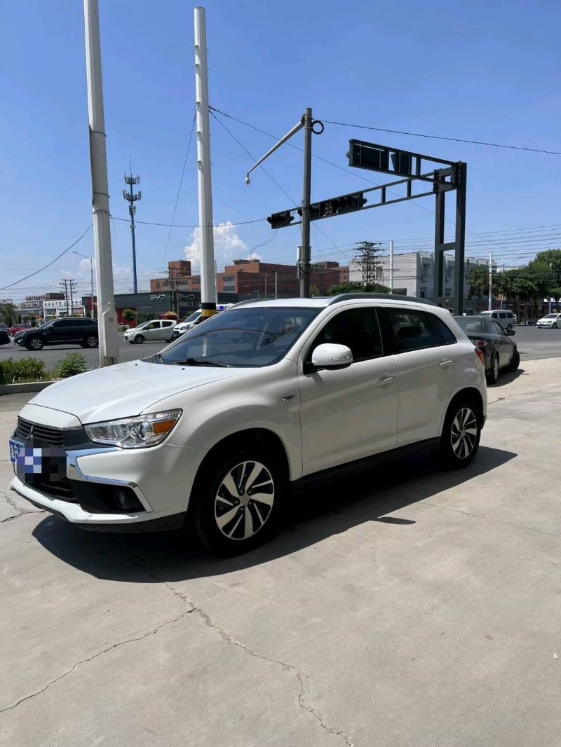 保定18年三菱劲炫2