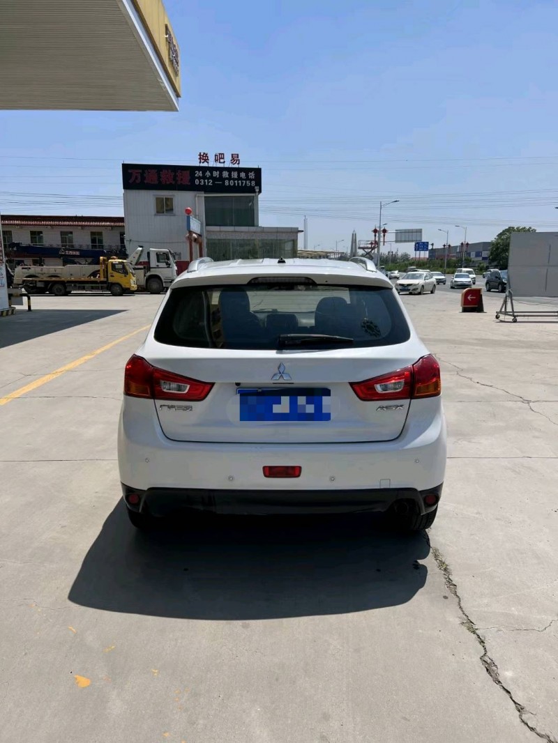 保定18年三菱劲炫8