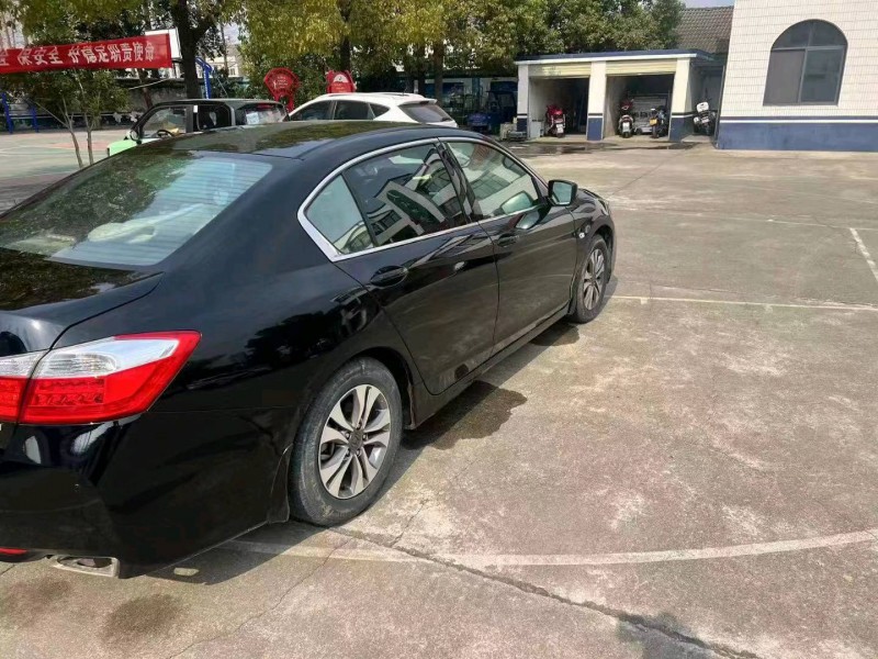 宜昌15年本田雅阁5