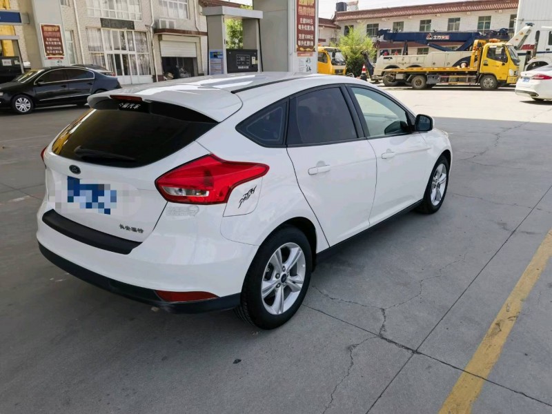 保定18年福特福克斯8