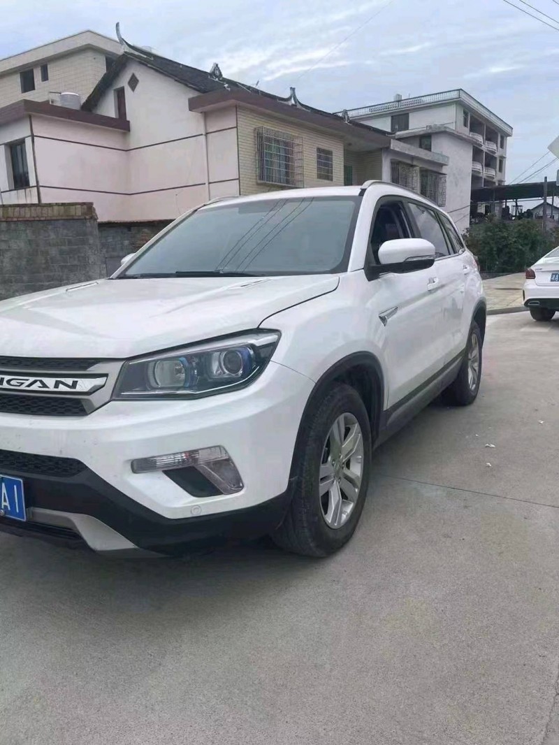 衡陽17年長安汽車CS757