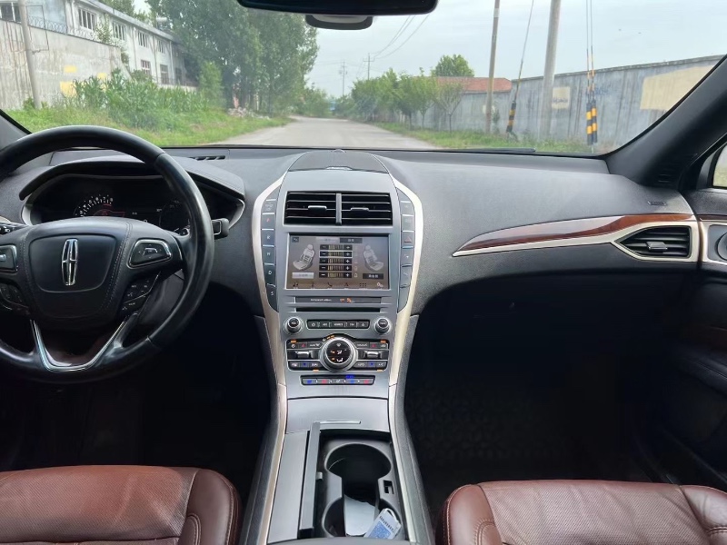 撫順17年林肯MKZ5