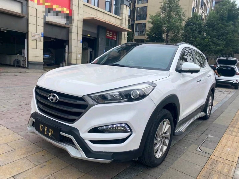 成都16年现代途胜9