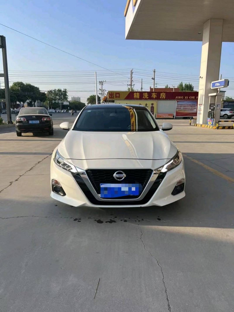 保定20年日产天籁1