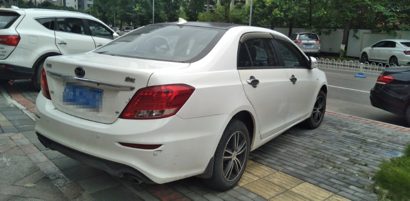 重庆16年比亚迪速锐3