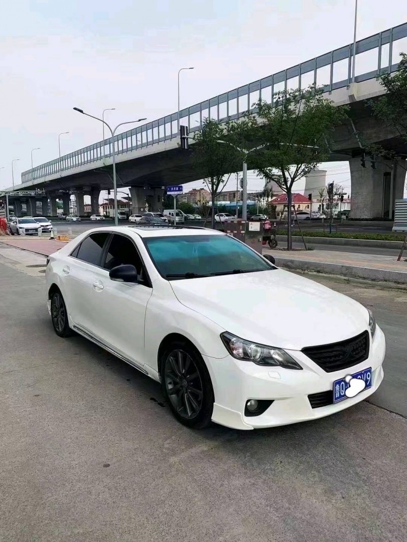 东营13年丰田锐志5