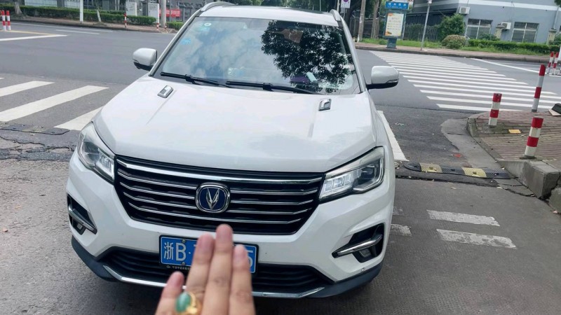 嘉興18年長安汽車CS751