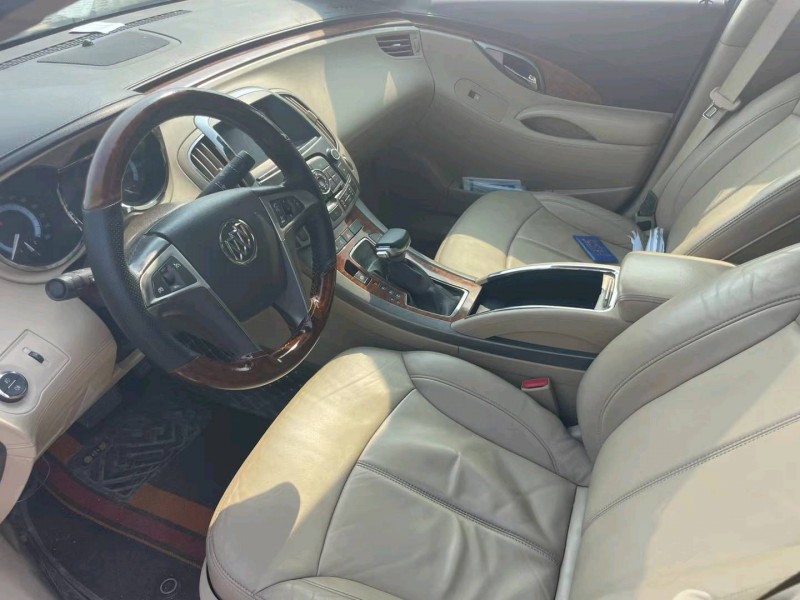 枣庄11年别克君越8