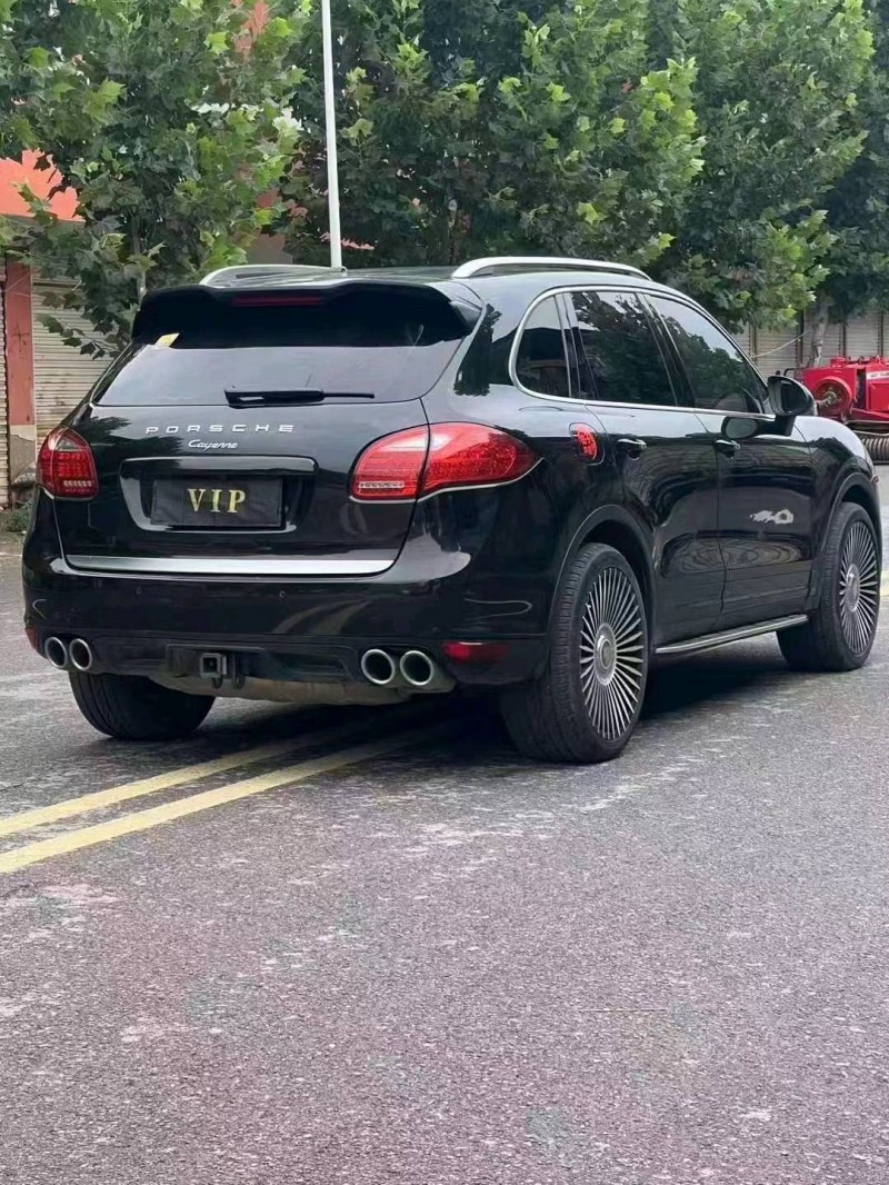 淮南14年保时捷卡宴6