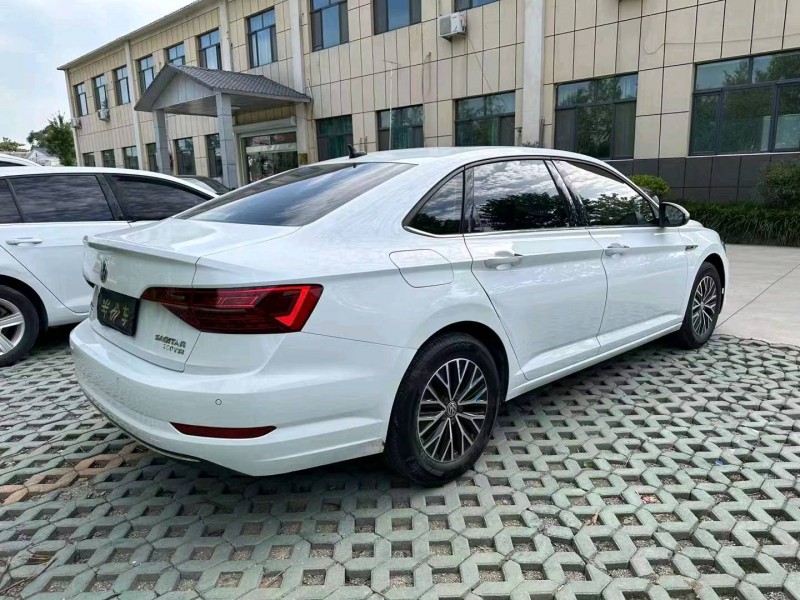 济宁21年大众速腾7