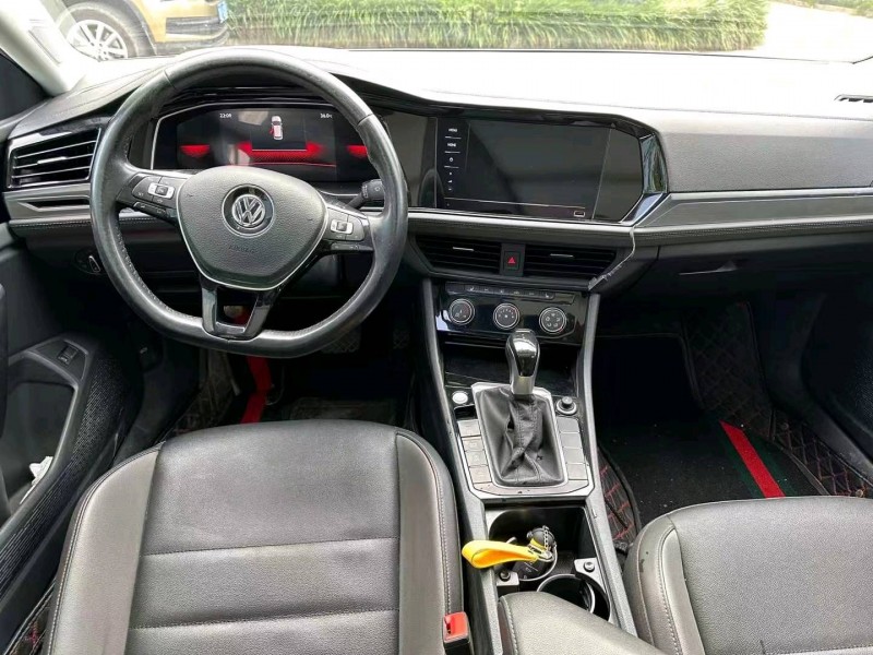 济宁21年大众速腾8