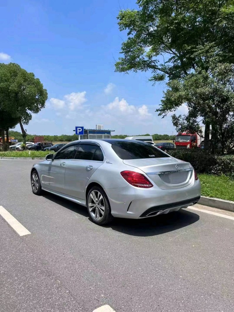 苏州17年奔驰C5