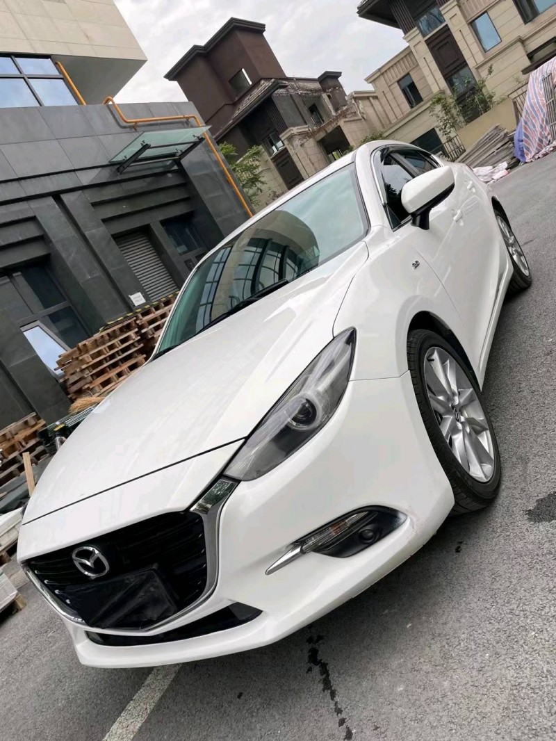 成都18年马自达昂克赛拉2