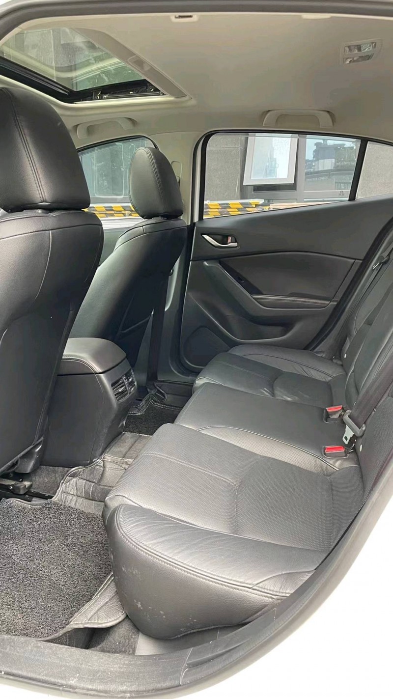 成都18年马自达昂克赛拉7