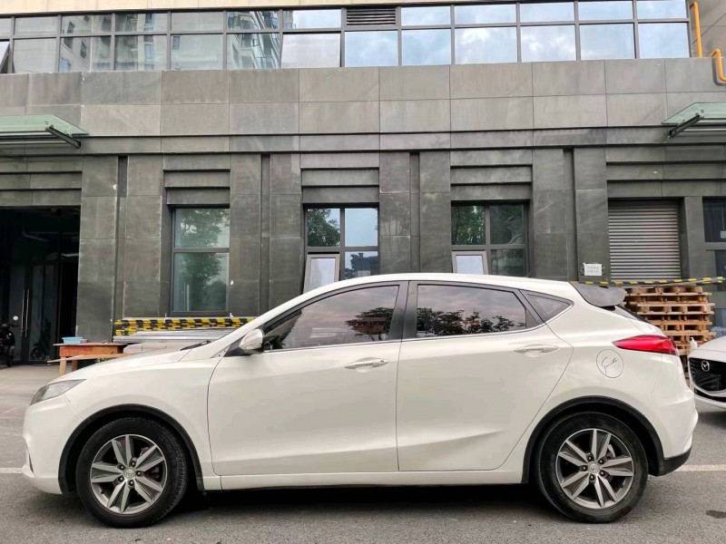 成都16年長安汽車逸動3