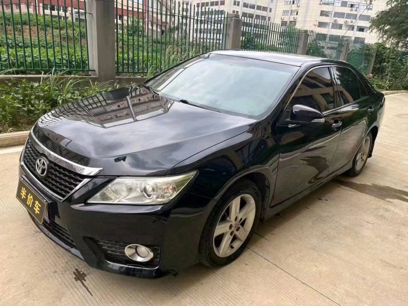 宜昌13年丰田凯美瑞3