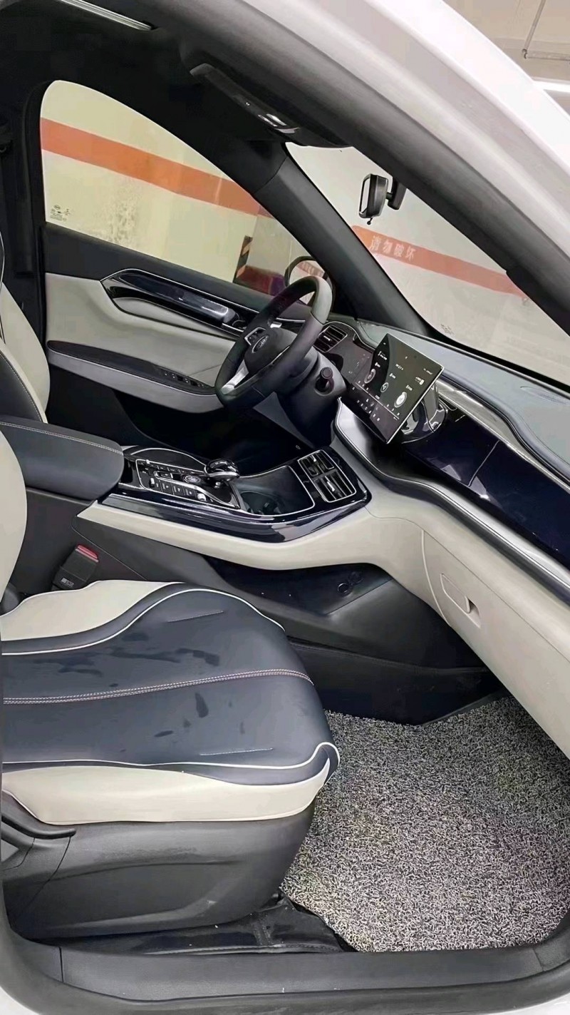 成都23年比亚迪秦8