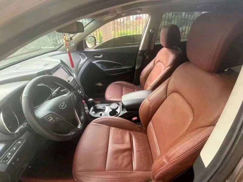 宜昌14年现代新胜达4