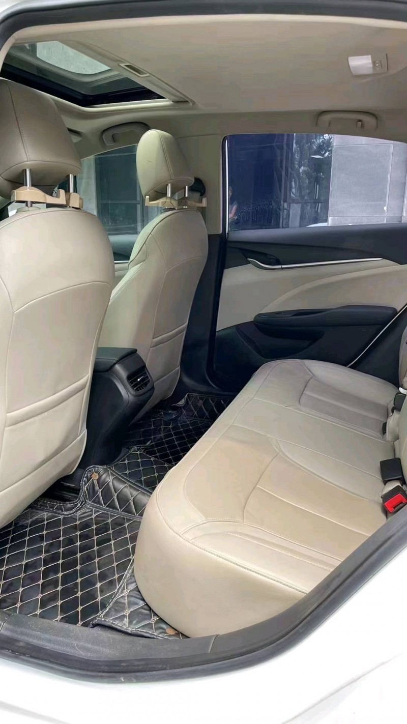 成都20年别克英朗7