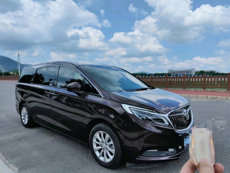 东莞17年别克GL82