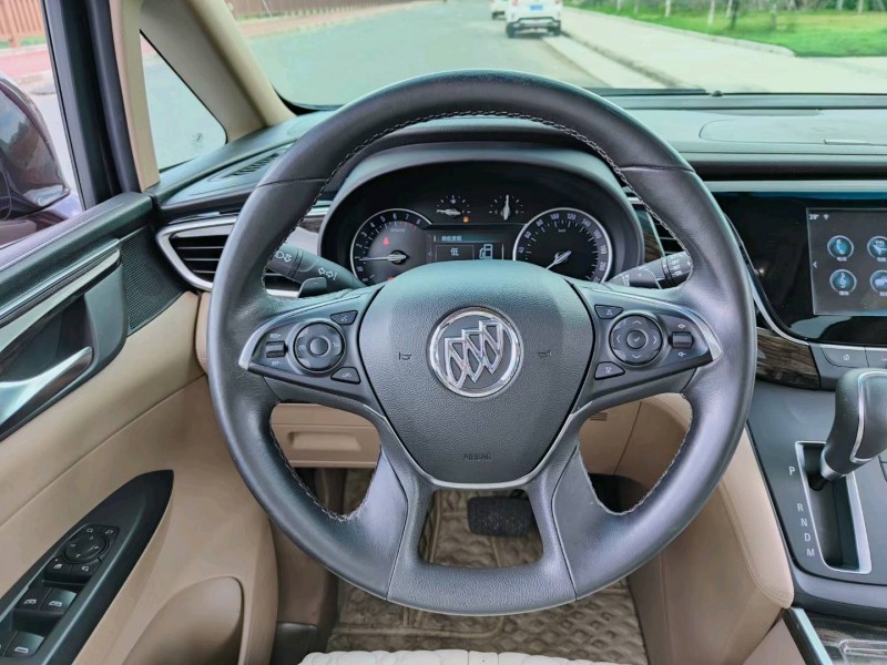 东莞17年别克GL84