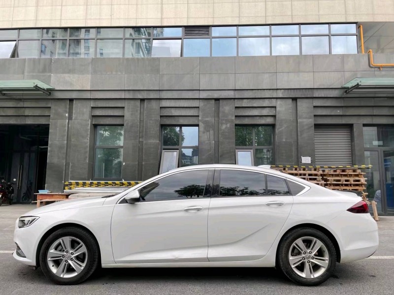 成都19年别克君威4