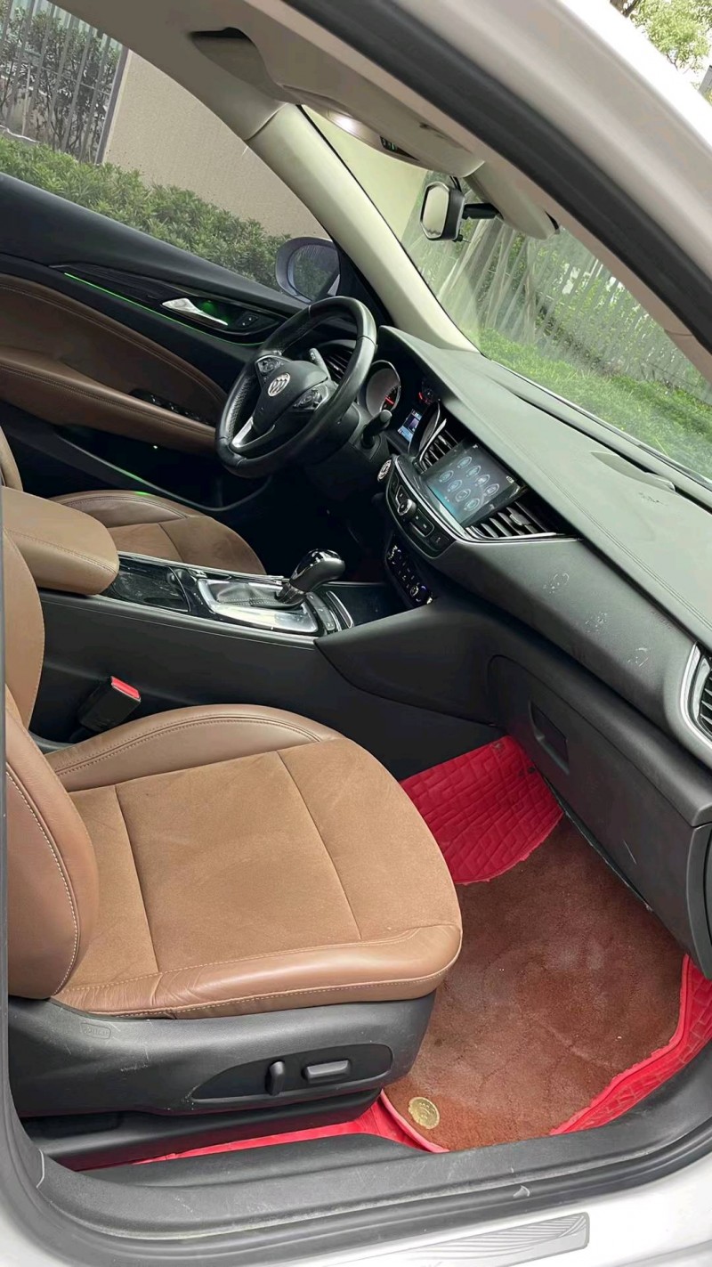 成都19年别克君威8