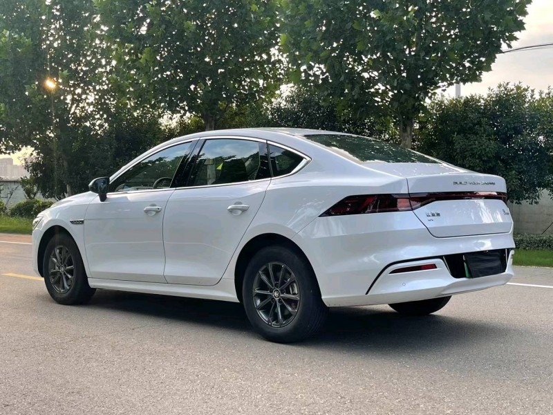 徐州23年比亚迪秦8