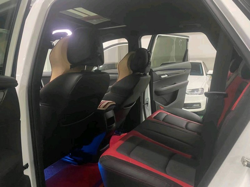 成都22年SWM斯威汽车G018