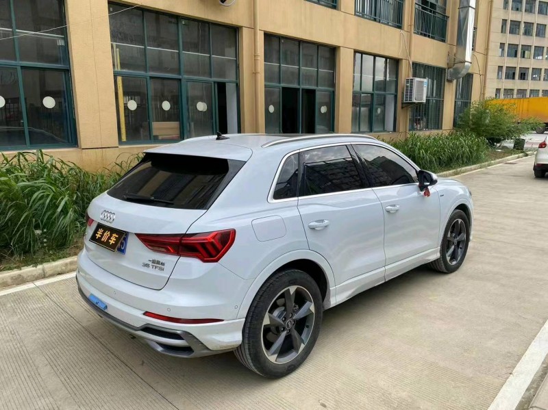 武汉21年奥迪Q34