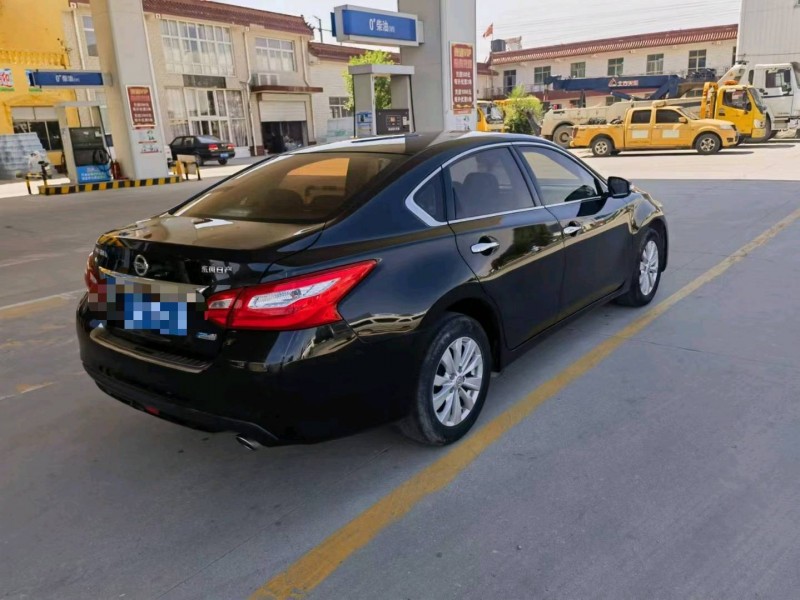 保定17年日产天籁7