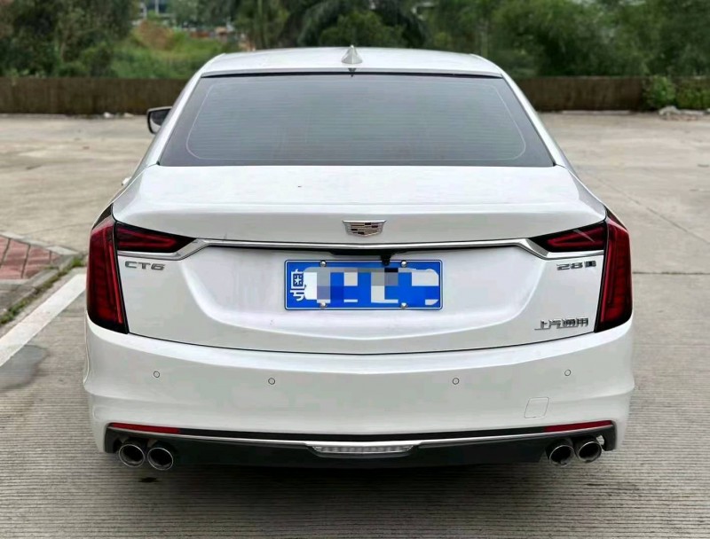 珠海20年凯迪拉克CT62