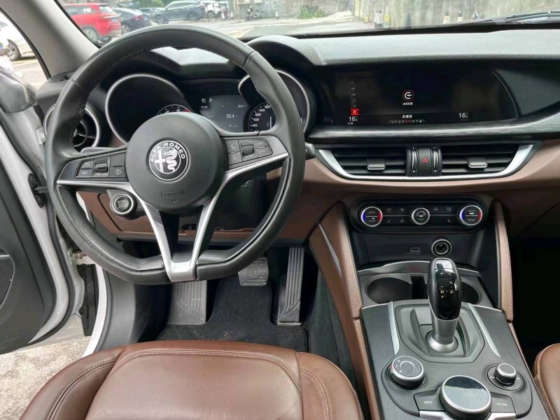 广州19年阿尔法·罗密欧Stelvio7