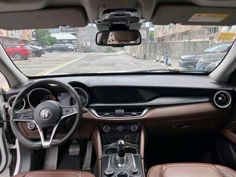 广州19年阿尔法·罗密欧Stelvio8