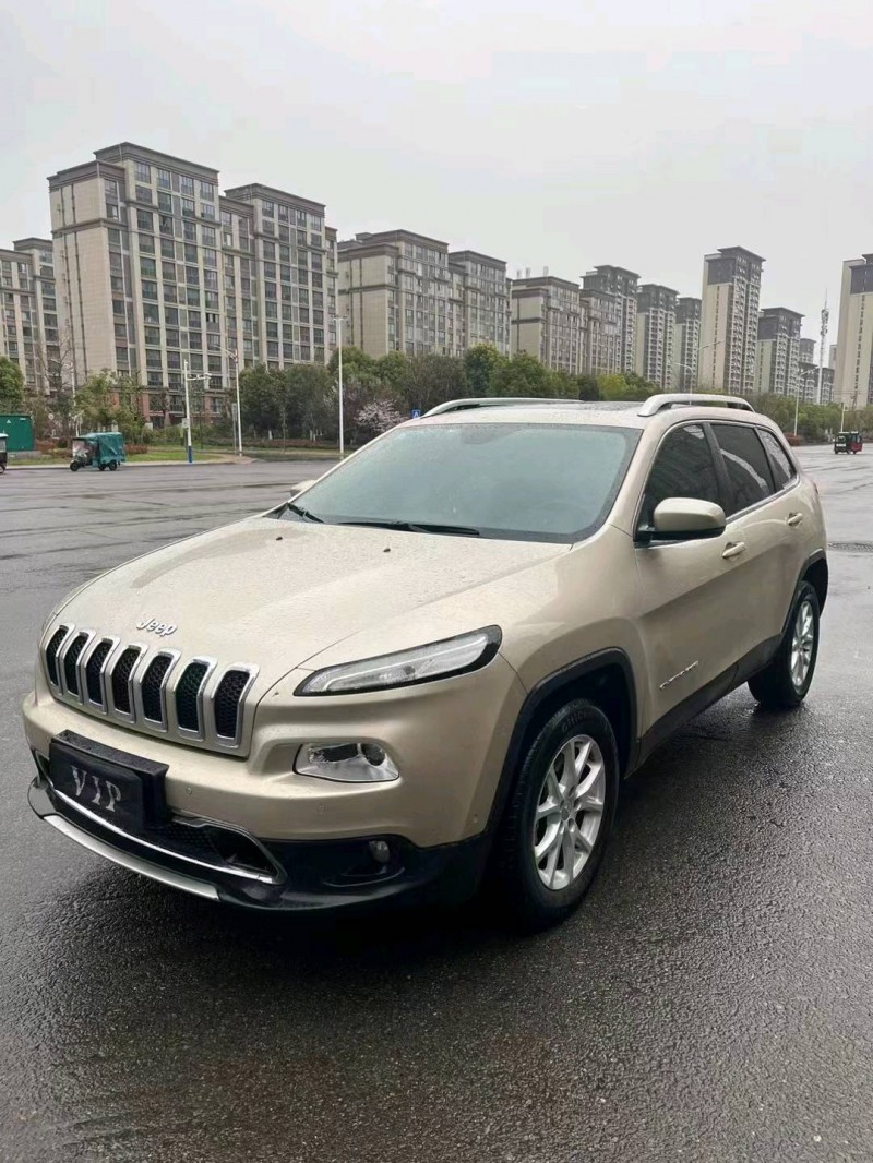 淮南16年Jeep自由光2