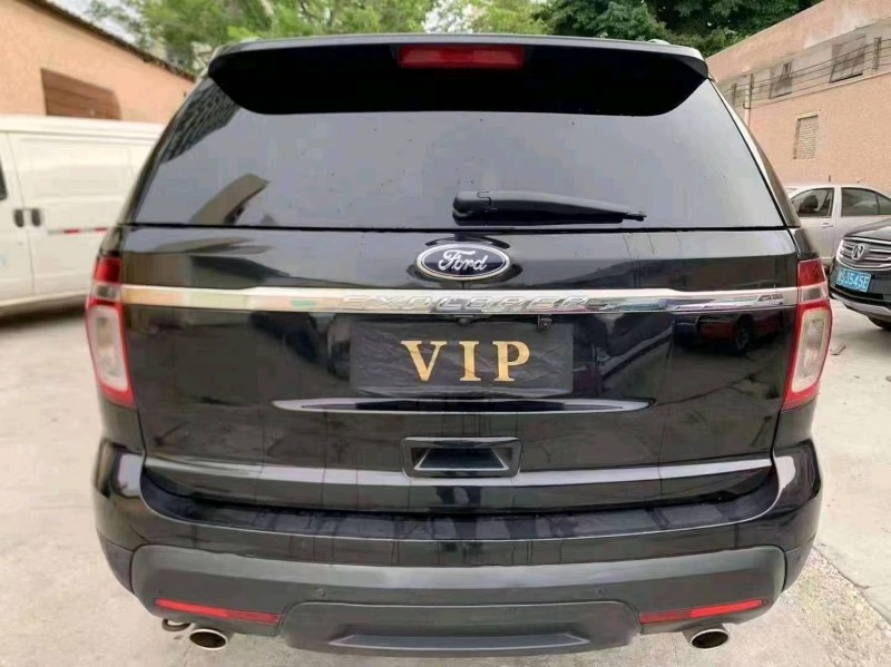 珠海15年福特探险者5