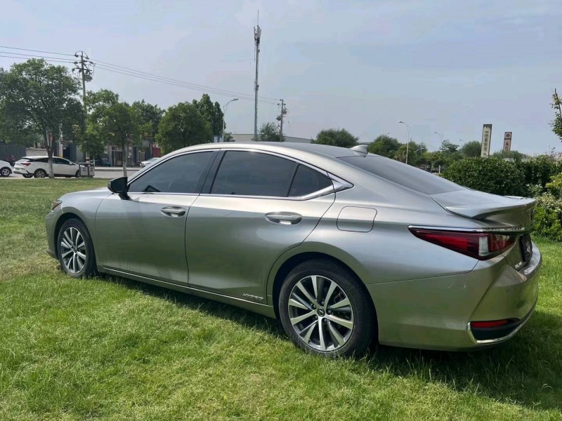 济宁20年雷克萨斯ES8