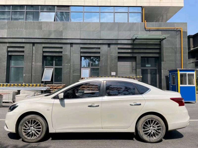 成都20年日产轩逸3