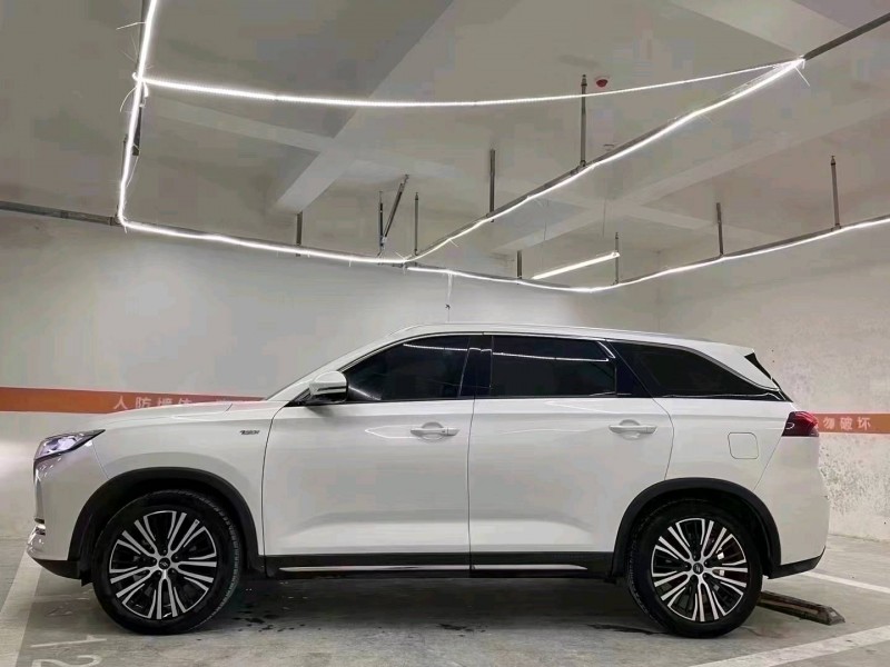 成都20年長安汽車歐尚3