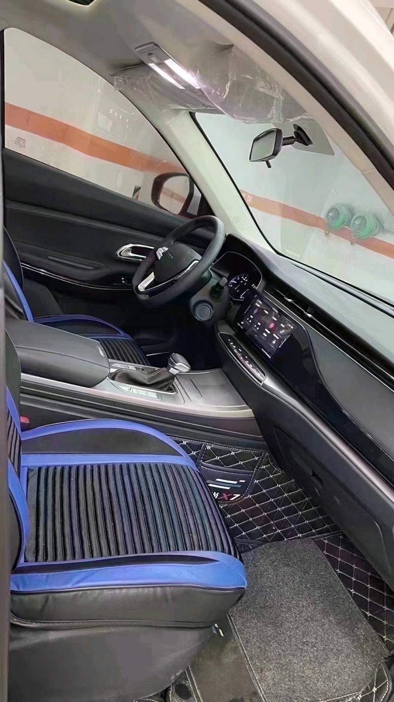 成都20年長安汽車歐尚9