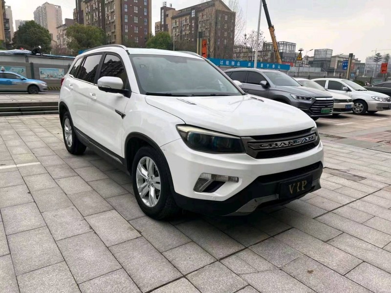 長沙17年長安汽車CS752