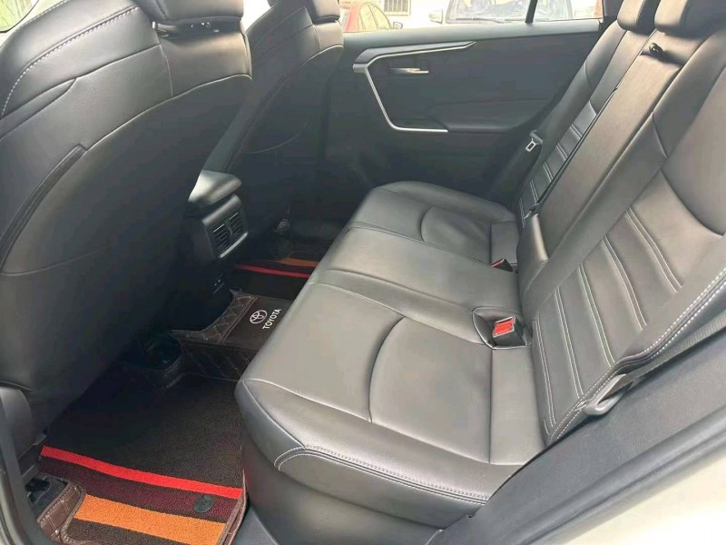 宜昌21年丰田威兰达4