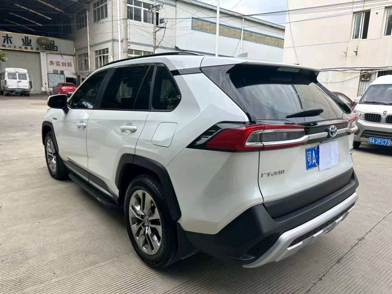 宜昌21年丰田威兰达8