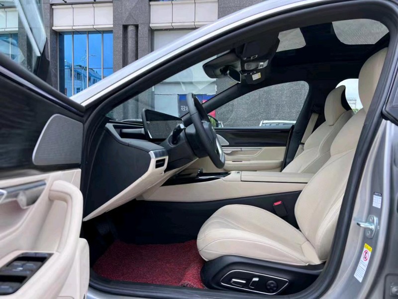 東莞23年小鵬汽車p76