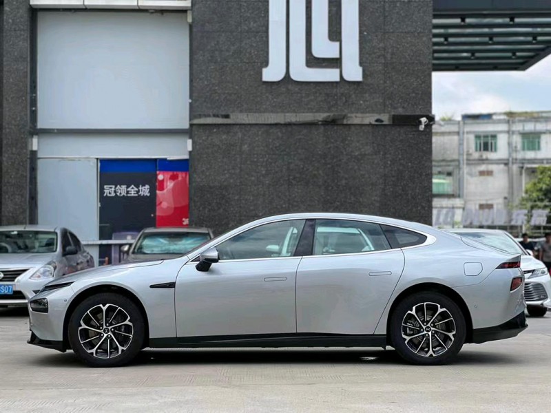 東莞23年小鵬汽車p77