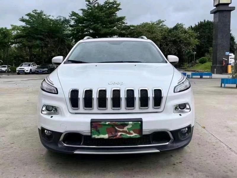 珠海21年Jeep自由光1