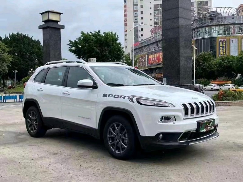 珠海21年Jeep自由光2