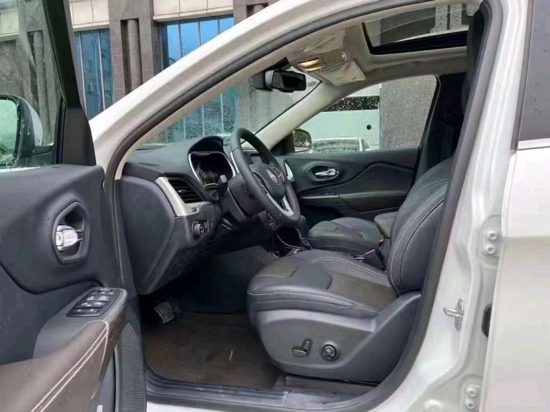 珠海21年Jeep自由光7