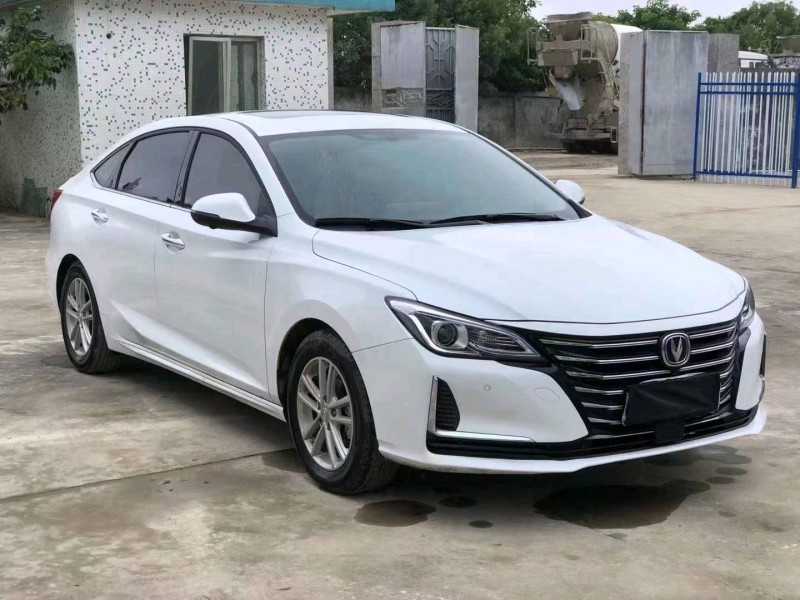 珠海20年长安汽车锐程CC2