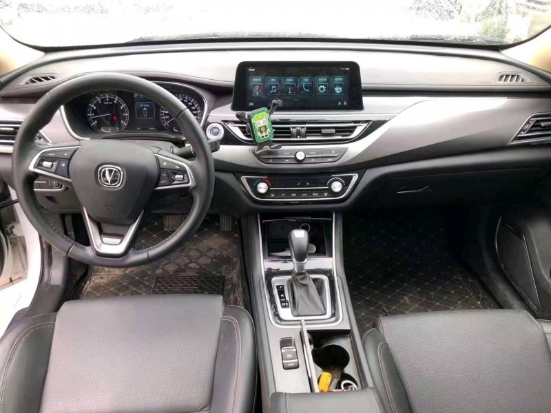 珠海20年长安汽车锐程CC7